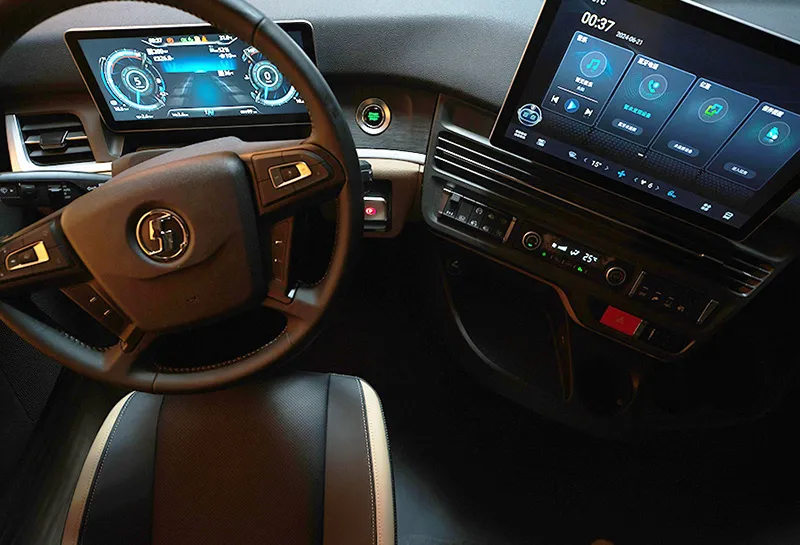 Shacman X6000 Cabin