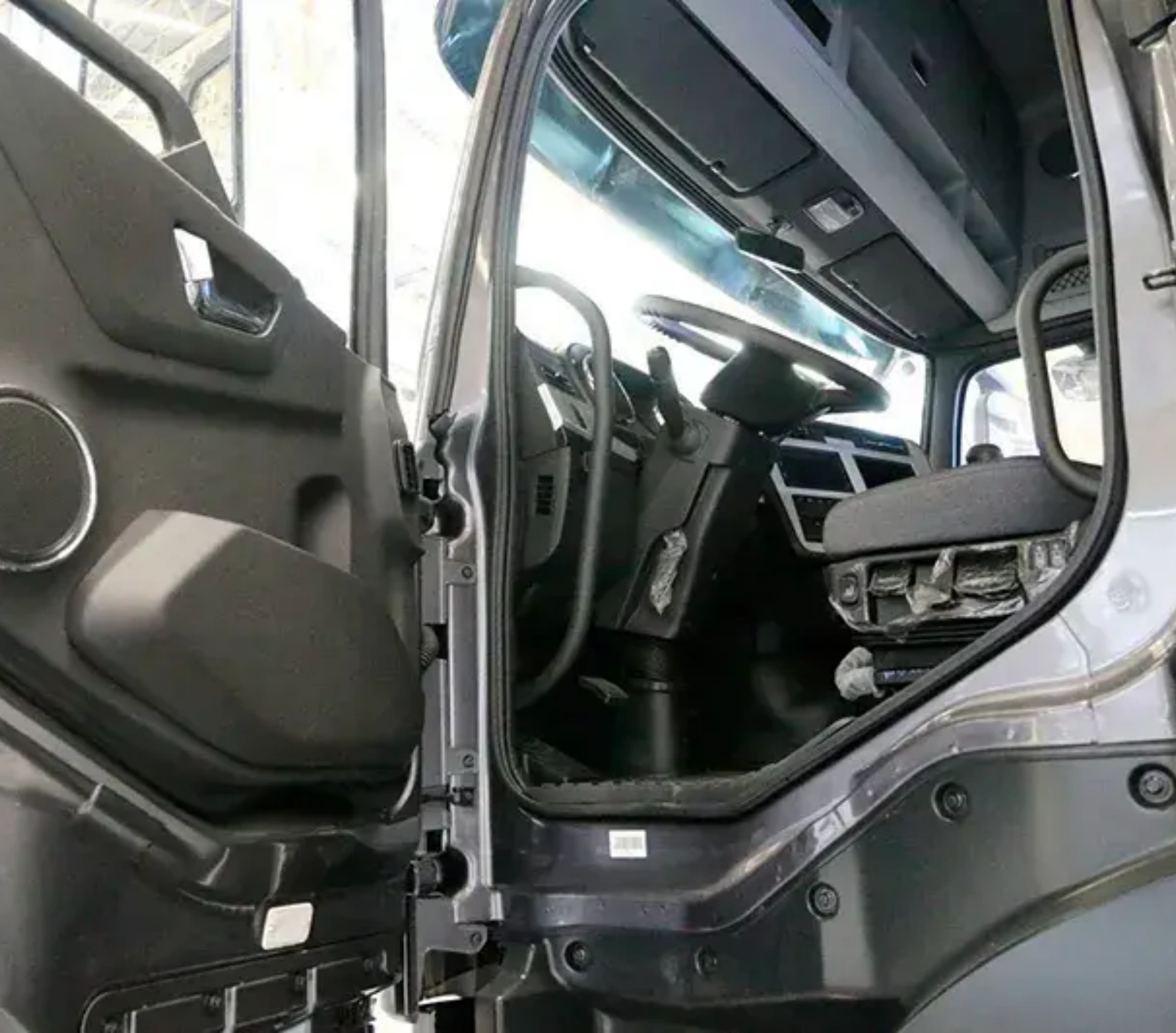 DONGFENG Tianlong KL Cab Assembly